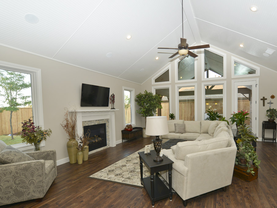 Vaulted Livingroom